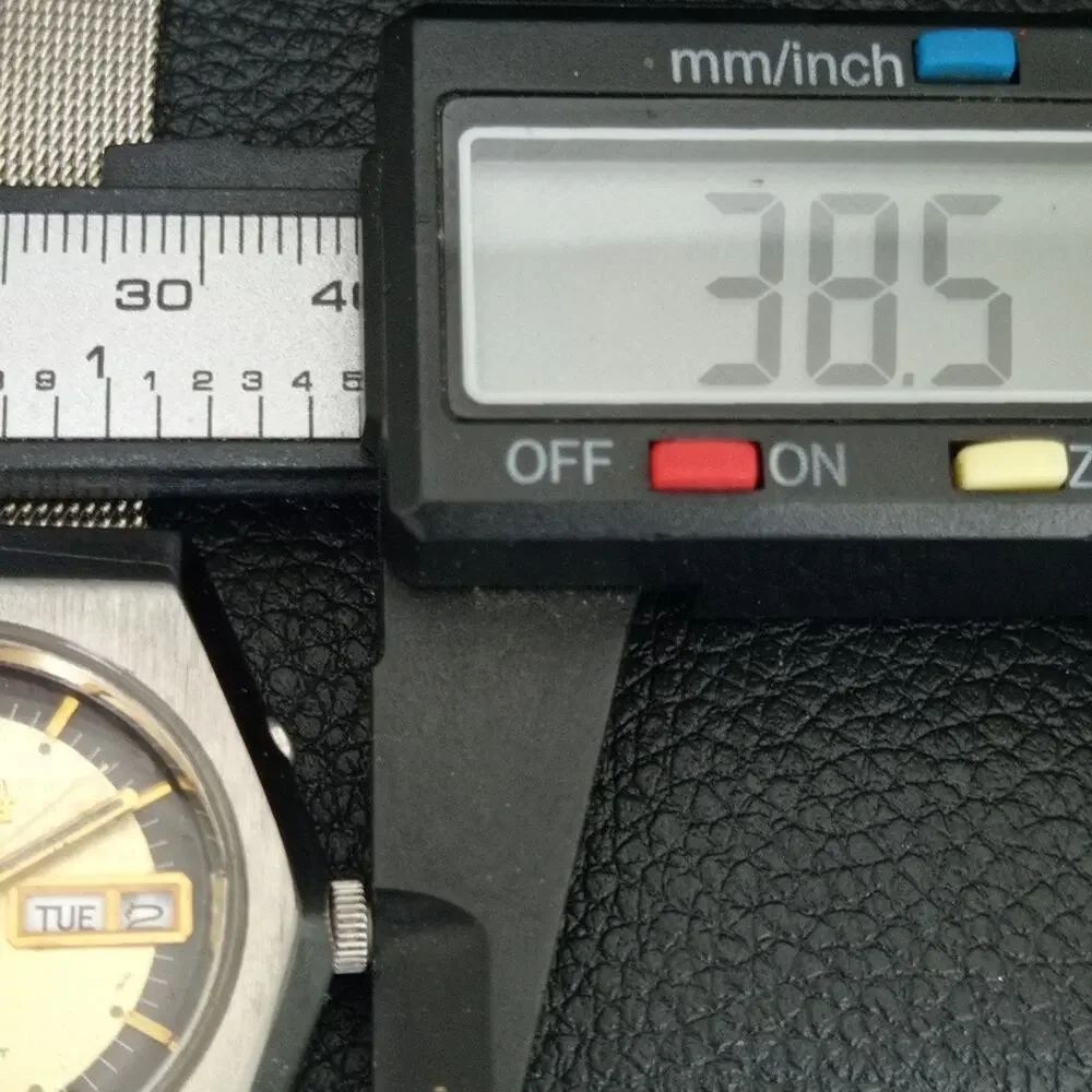 Vintage 1984 Ricoh Automatic Mens Silver Watch W/daydate & Gold accents